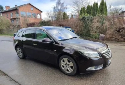 Opel Insignia cena 21500 przebieg: 210000, rok produkcji 2010 z Radom małe 121